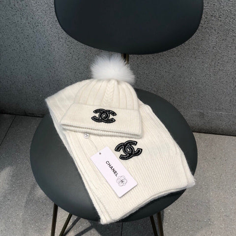 SET SCARF AND HAT IN WHITE WOOL 420820