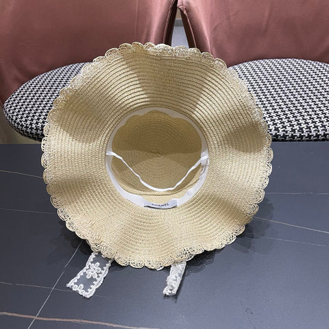 CHANEL 26S LACE-OVERLAY WIDE-BRIM STRAW HAT 335731