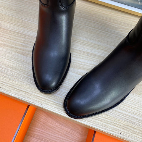 KNEE HIGH BOOTS IN BLACK CALFSKIN