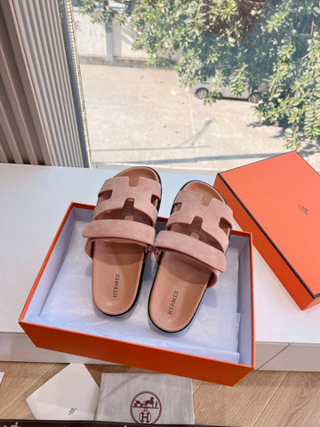 CHYPRE SANDAL IN ROSE PINK SUEDE