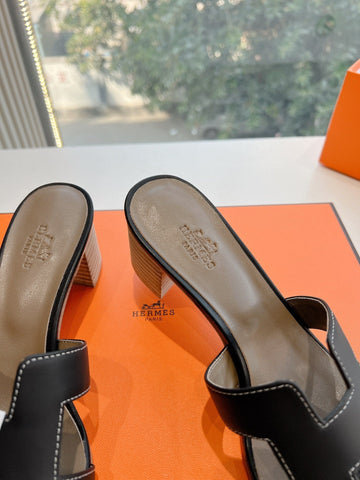 0ASIS SANDAL IN BLACK CALFSKIN