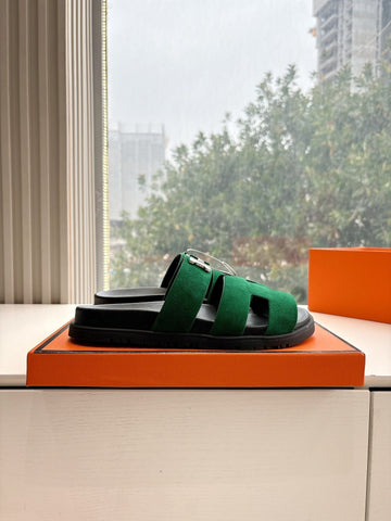 CHYPRE SANDAL IN PINE GREEN SUEDE