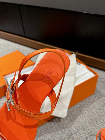 BUCKLE SANDAL BRIGHT ORANGE CALFSKIN