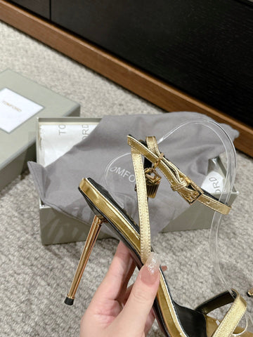 PADLOCK POINTY NAKED SANDAL 85 MM IN GOLD CALFSKIN