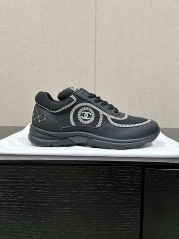CLASSIC TRAINER IN BLACK FABRIC