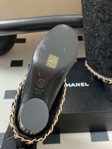 CC FLORAL BOOTS 60MM IN BLACK CALFSKIN WITH GOLD CHAIN