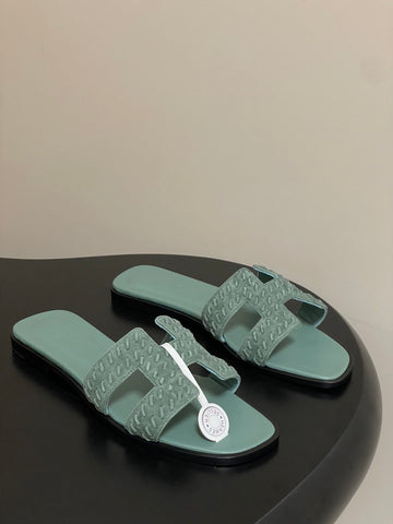 HM 25S ORAN SANDAL IN DUSTY MOSS GREEN SUEDE AND LAMBSKIN