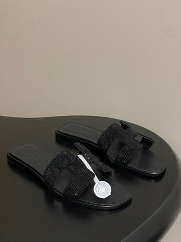 HM 25S ORAN SANDAL IN BLACK LAMBSKIN WITH STONE DETAILS