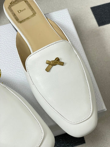 DIOR 26S MULES IN WHITE CALFSKIN WITH BOW