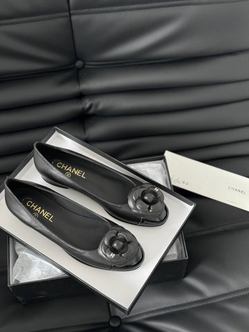 BALLET FLAT BLACK LAMBSKIN WITH FLOWER