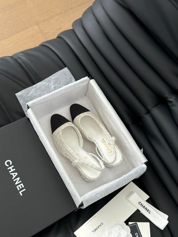 HIGH SLINGBACK IN WHITE TWEED AND BLACK LAMBSKIN