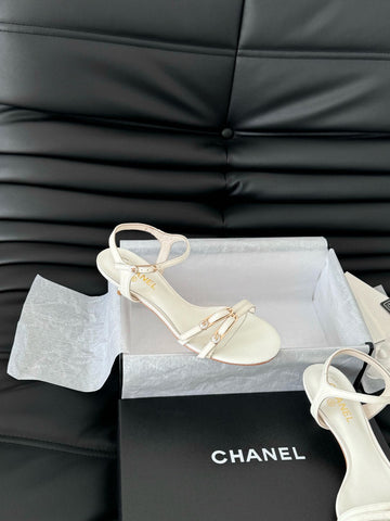 MID-HEEL 35 MM SANDAL IN WHITE SHEEPSKIN