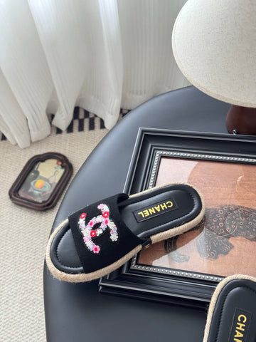 SLIPPERS IN BLACK SHEEPSKIN MIX FABRIC AND STRAPS BASE