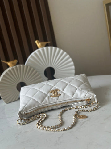 CHANEL 26S HOBO BAG 26 IN WHITE LAMBSKIN