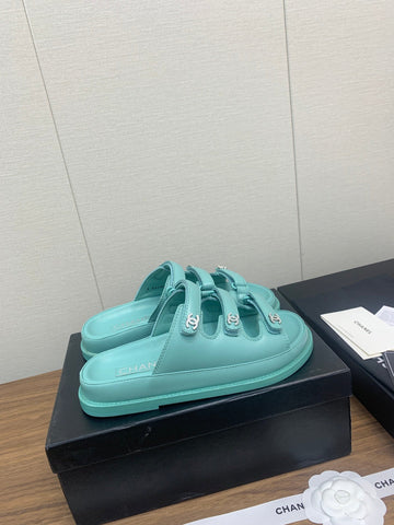DAD SANDAL IN SKY BLUE LAMBSKIN MULE