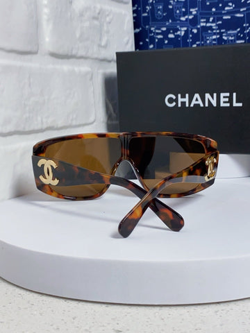 SQUARE SUNGLASSES CH5495 IN HAVANA ACETATE BROWN LENSES