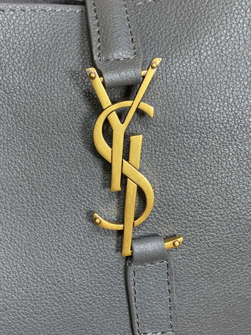 LE 5 À 7 SMALL SUPPLE 22 IN NEPAL BLUE CALFSKIN GOLD BUCKLE