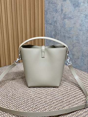 LE 37 SMALL BUCKET BAG 20 IN WHITE CALFSKIN SILVER HARDWARE