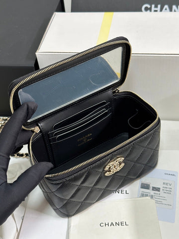 VANITY CASE 17 CRYSTAL STUDDED LOGO IN BLACK CALFSKIN GOLD HARDWARE