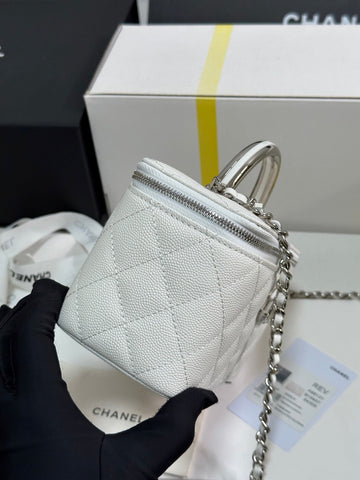 MINI VANITY TOP HANDLE CASE 17 IN WHITE CAVIAR SKIN SILVER-TONE PLATED METAL
