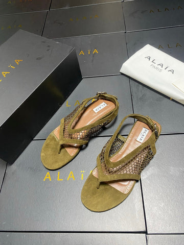 ALAIA 26S FLAT MESH THONG SANDALS MM IN MOSS GREEN SUEDE