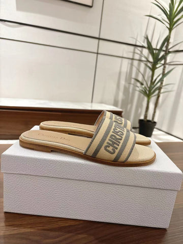 DWAY SLIDES IN BEIGE AND GRAY TECHNICAL FABRIC