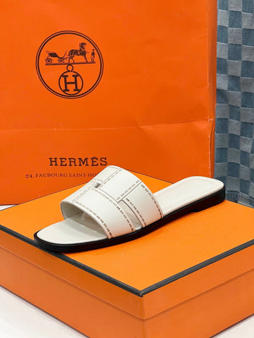 IDIOMA SANDAL IN WHITE CREAM CALFSKIN
