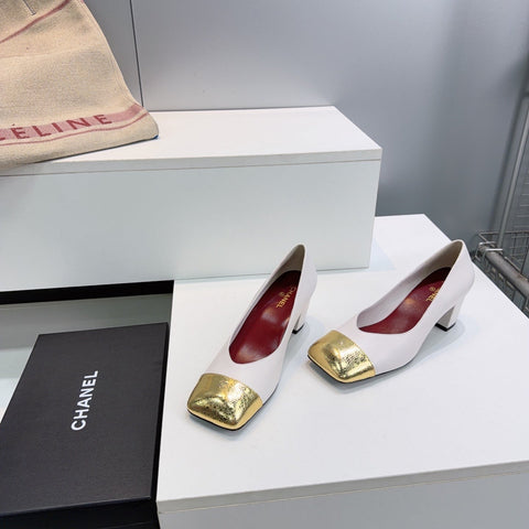 CHANEL 26S SQUARE-TOE HIGH HEELS 55 MM IN WHITE LAMBSKIN WITH GOLD CAP TOE