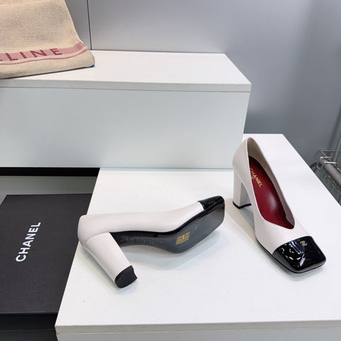 CHANEL 26S SQUARE-TOE HIGH HEELS 95 MM IN WHITE LAMBSKIN WITH BLACK CAP TOE