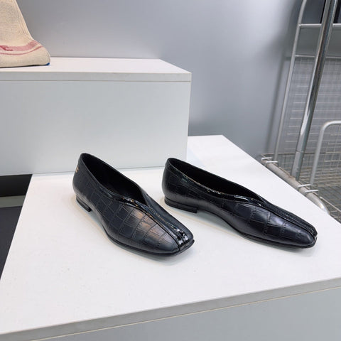 CHANEL 26S SQUARE-TOE FLATS IN BLACK CROCODILE-EMBOSSED LAMBSKIN