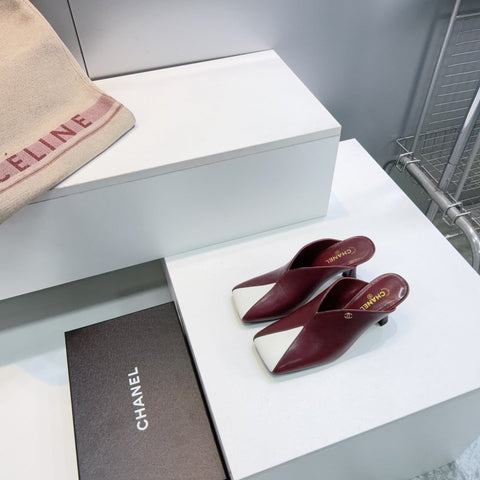 CHANEL 26S HIGH-HEEL MULES 70 MM IN WHITE AND RED LAMBSKIN