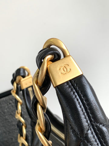 CHANEL 25S HOBO BAG 26 CM IN BLACK LAMBSKIN WITH GOLD HARDWARE