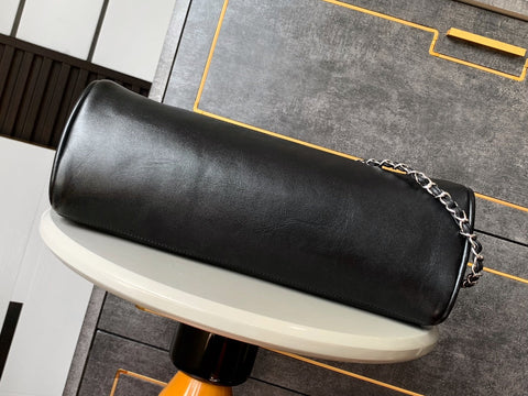 CHANEL 25S HOBO BAG 40 CM IN BLACK SMOOTH CALFSKIN