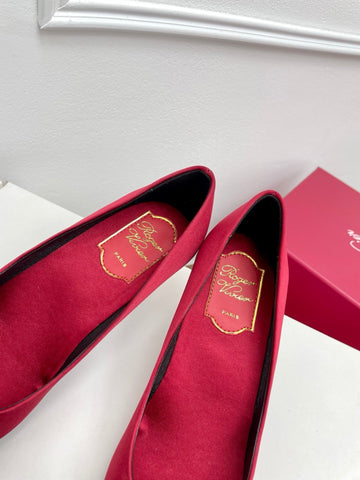 EFFLORESCENCE PUMPS IN RED GLITTER FABRIC
