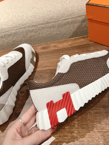 MAINLAND SNEAKER IN PALE GRAY SUEDE AND MOCHA BROWN BREATHABLE MESH FABRIC