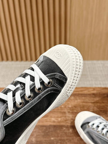 CONVERSE SNEAKER IN CHARCOAL BLACK VELVET