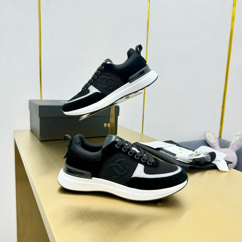 CLASSIC TRAINER IN BLACK MERCERIZED VELVET