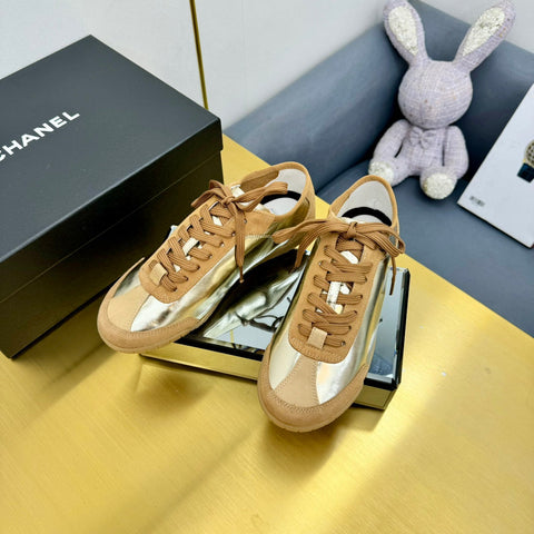 CC SNEAKER IN GOLD CALFSKIN AND SUEDE