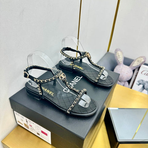 CC SANDAL 25S IN BLACK CALFSKIN WITH GOLD HARDWARE