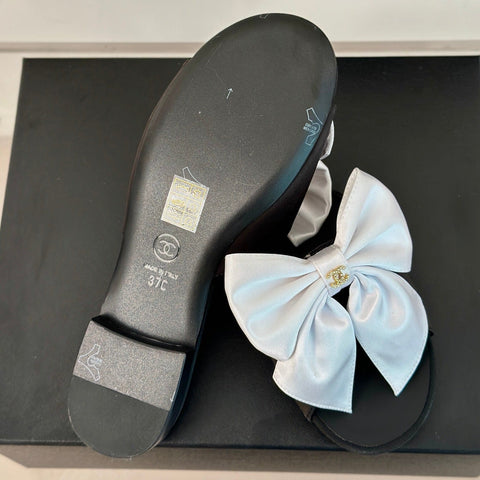 Double CC big bow flat sandals Sheepskin White Black