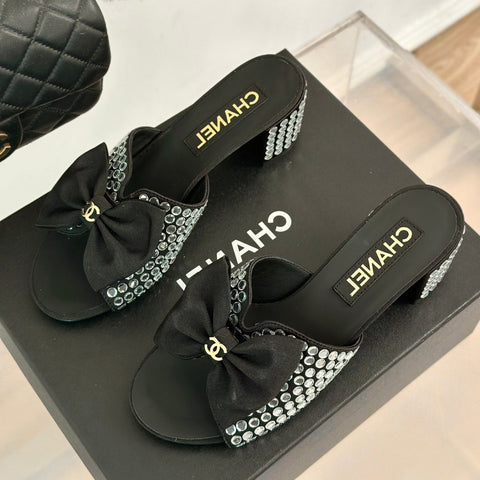 BLOCK HEEL MULE WITH WHITE RHINESTONES IN BLACK LAMBSKIN