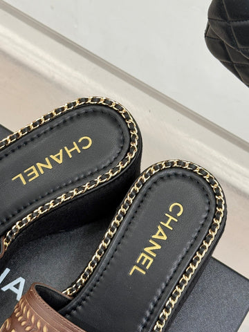 THICK SOLE WEDGE SLIPPERS IN CHOCOLATE BROWN CALFSKIN