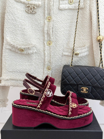 THICK-SOLED CHAIN HEART SANDAL IN PLUM PURPLE VELVET