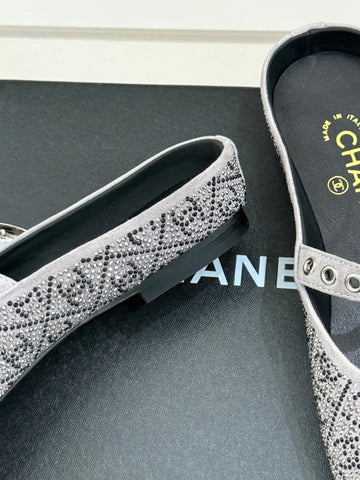 CC FLAT MULES 25SS IN GREY EMBELLISHED WITH RHINESTONES