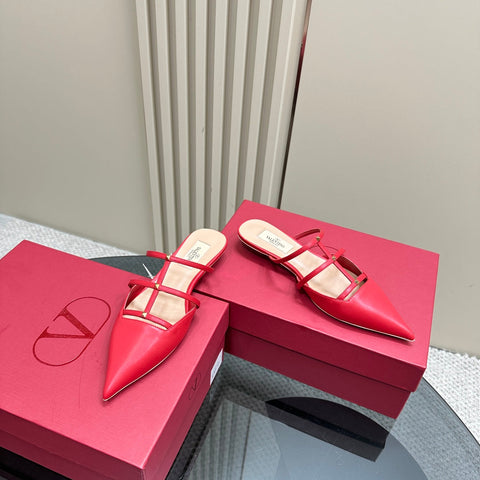 ROCKSTUD WISPY CHERRY RED CALFSKIN MULE 20MM