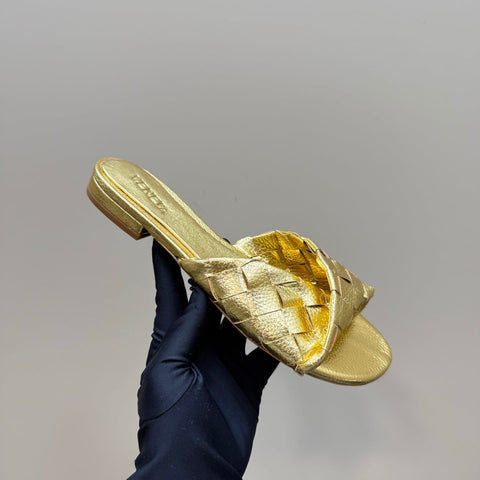 BLINK FLAT MULE IN GOLD INTRECCIATO LEATHER