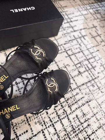 MID HEEL SANDALS IN BLACK LAMBSKIN