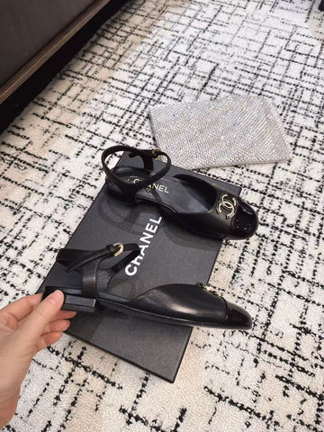 FLAT SLINGBACKS IN BLACK CALFSKIN