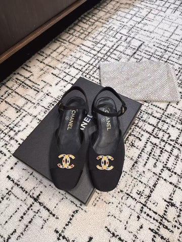 FLAT SLINGBACKS IN BLACK FABRIC