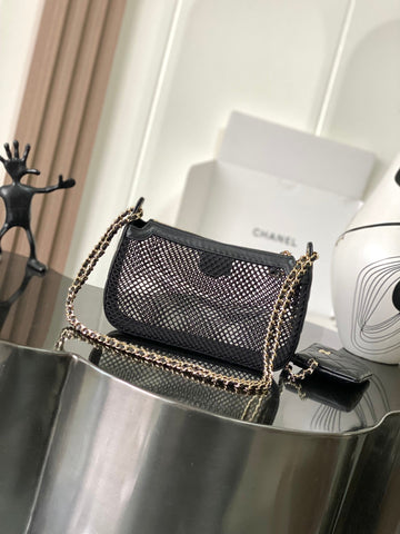 CHANEL 25S CLUTCH WITH CHAIN 20 CM IN BLACK LAMBSKIN WITH GOLD HARDWARE